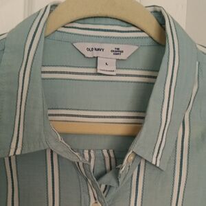 NWTvOld Navy Womens Light Blue and White Striped Cropped Shirt